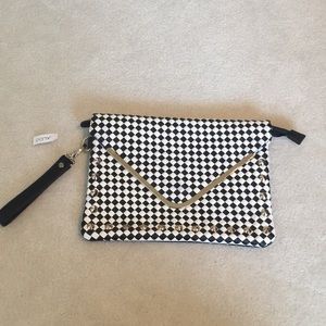Black and white Aldo clutch